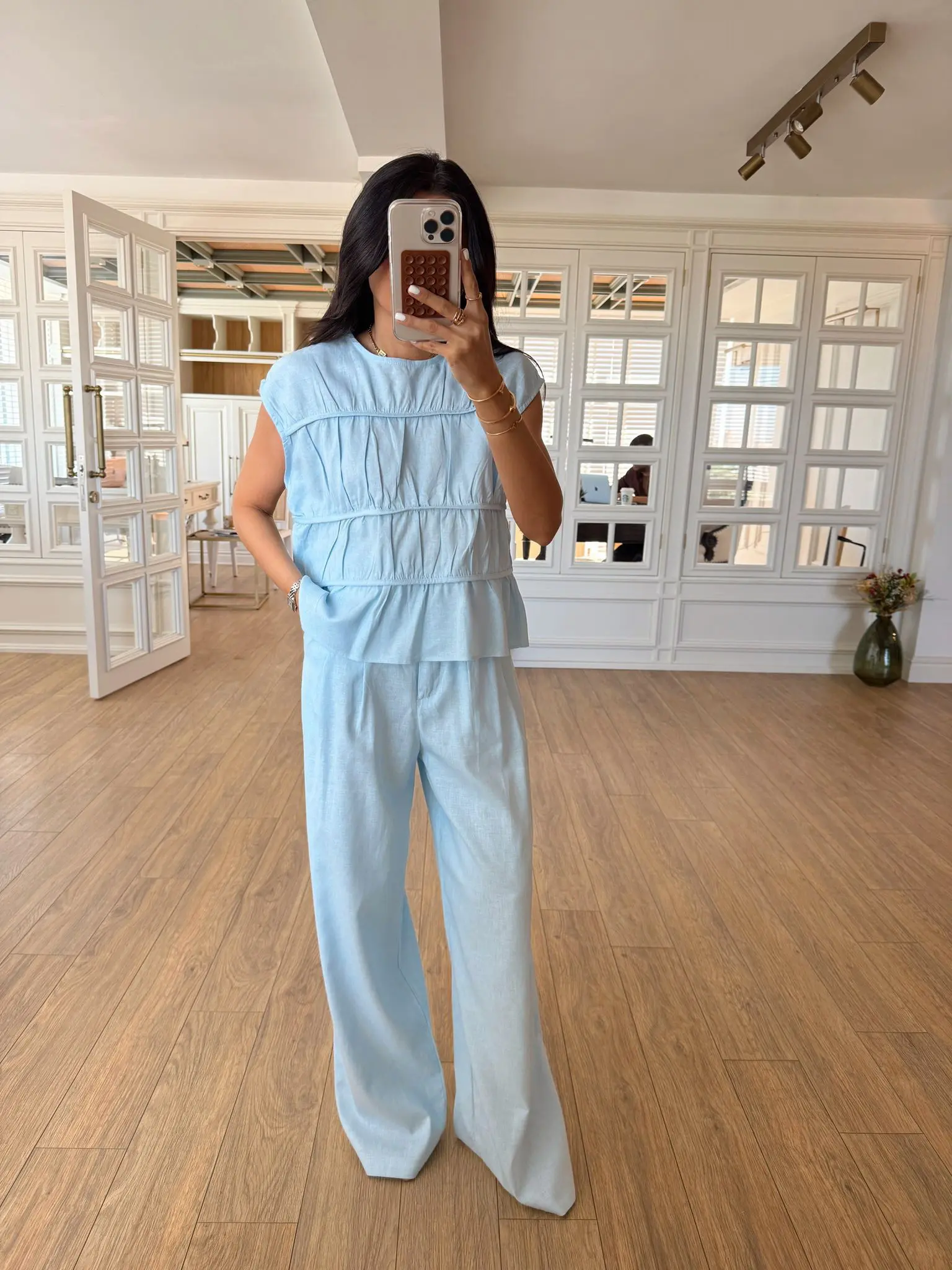 Sangaria Bisiklet Yaka Pile Detaylı Keten Bluz-Pantolon Takım