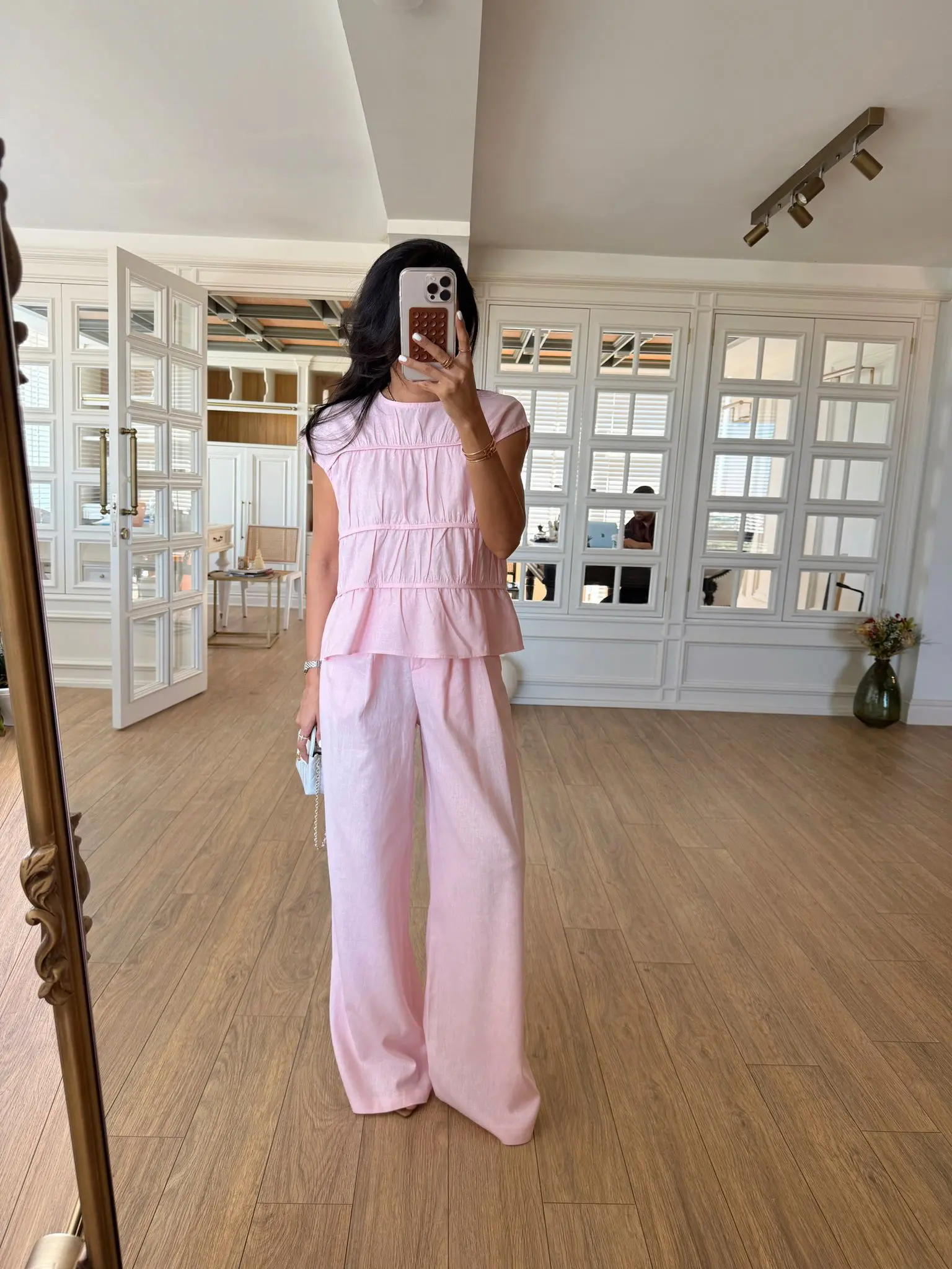Sangaria Bisiklet Yaka Pile Detaylı Keten Bluz-Pantolon Takım