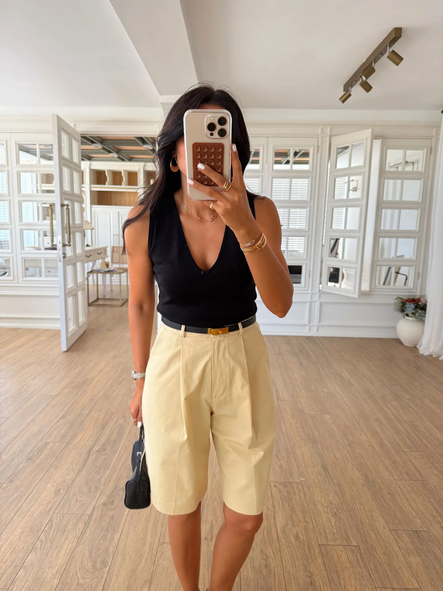 Sarawon Dilvin V Yaka Kolsuz Body
