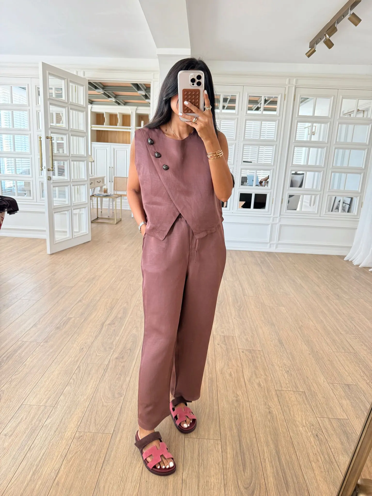 Parlak Çapraz Düğme Detaylı Asimetrik Bluz-Pantolon Takım