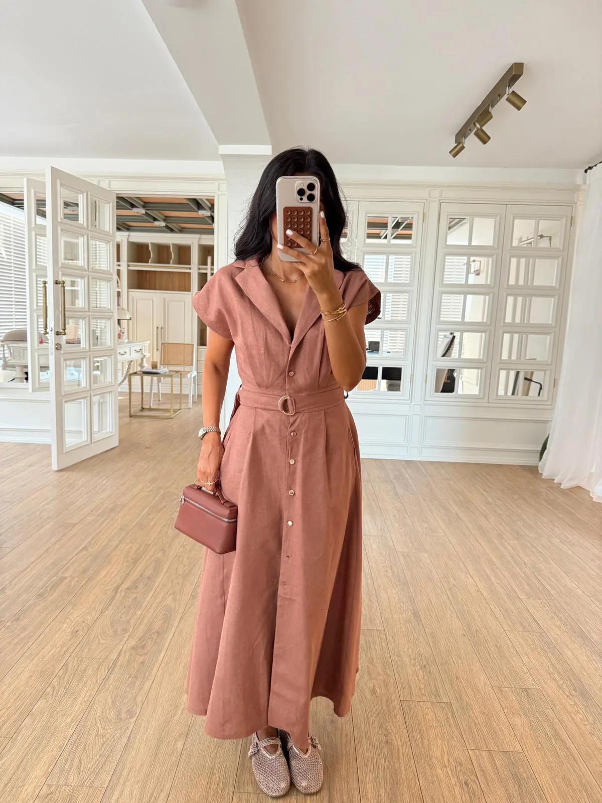 Kuşaklı Gold Düğmeli Pensli Cep Detaylı Maxi Boy Linen Elbise
