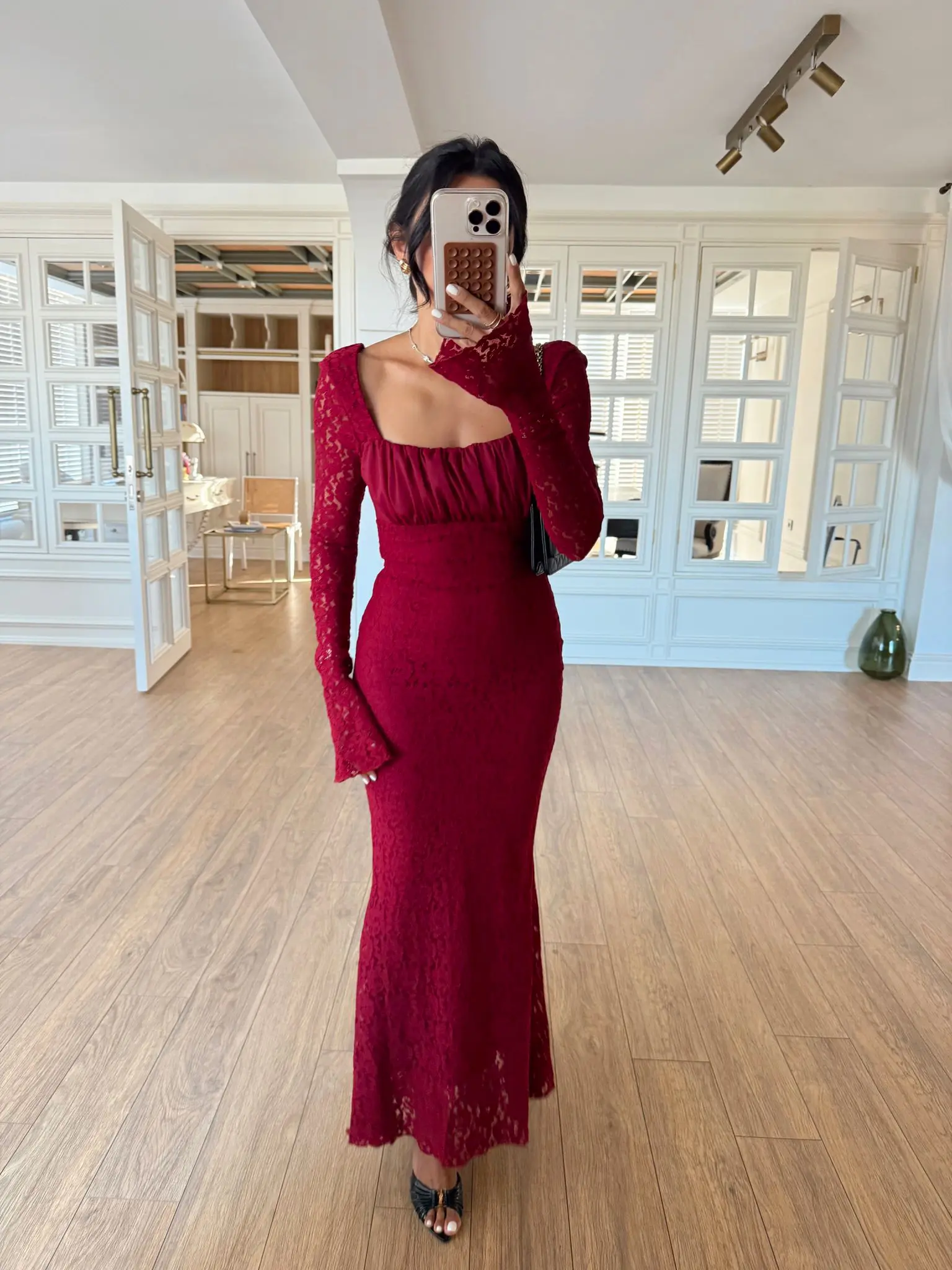 Helen Göğüs Tül Detaylı Dantel Elbise