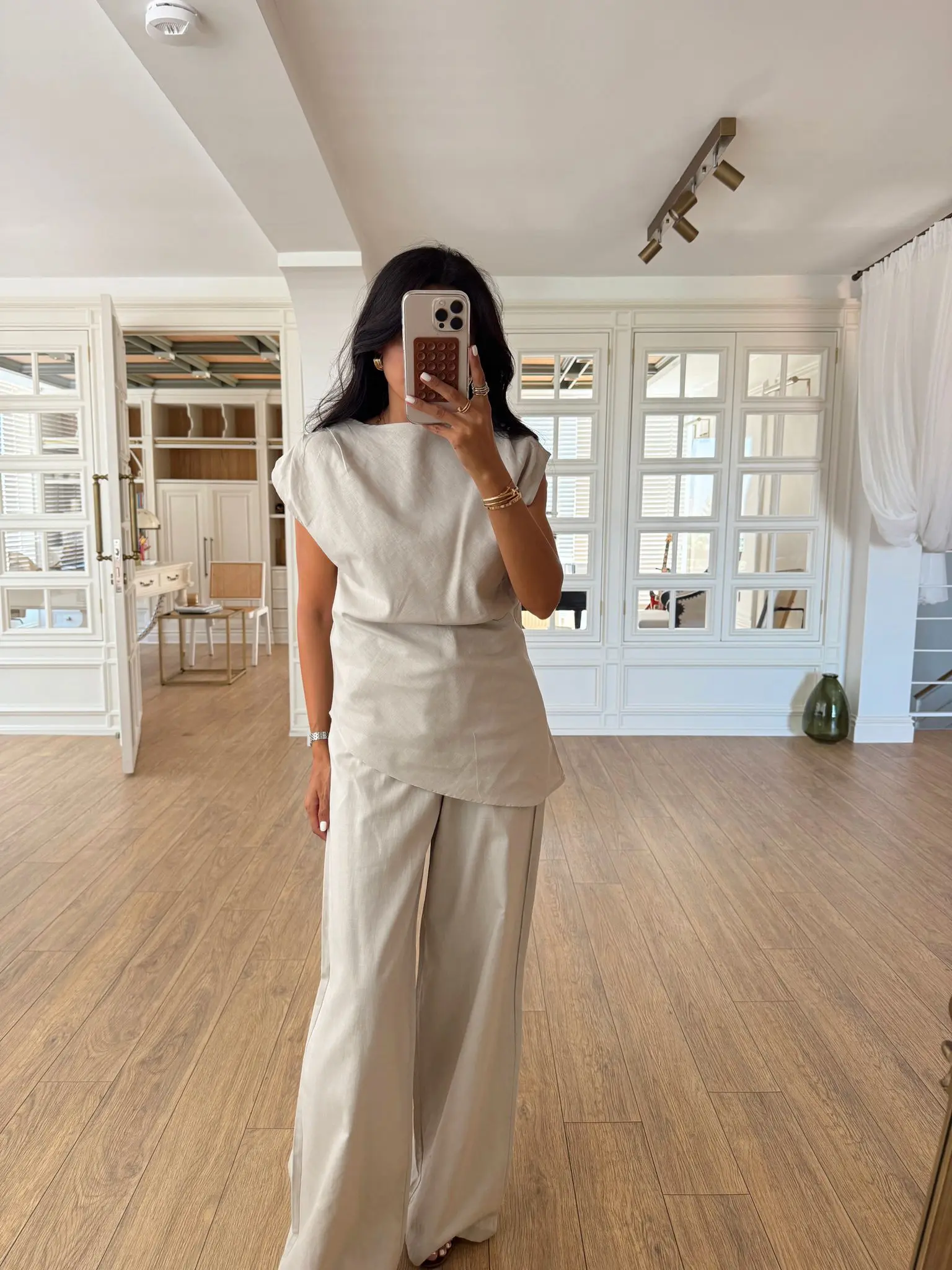 Omuz Drapeli Asimetrik Bluz Bel Bağlamalı Pantolon Takım
