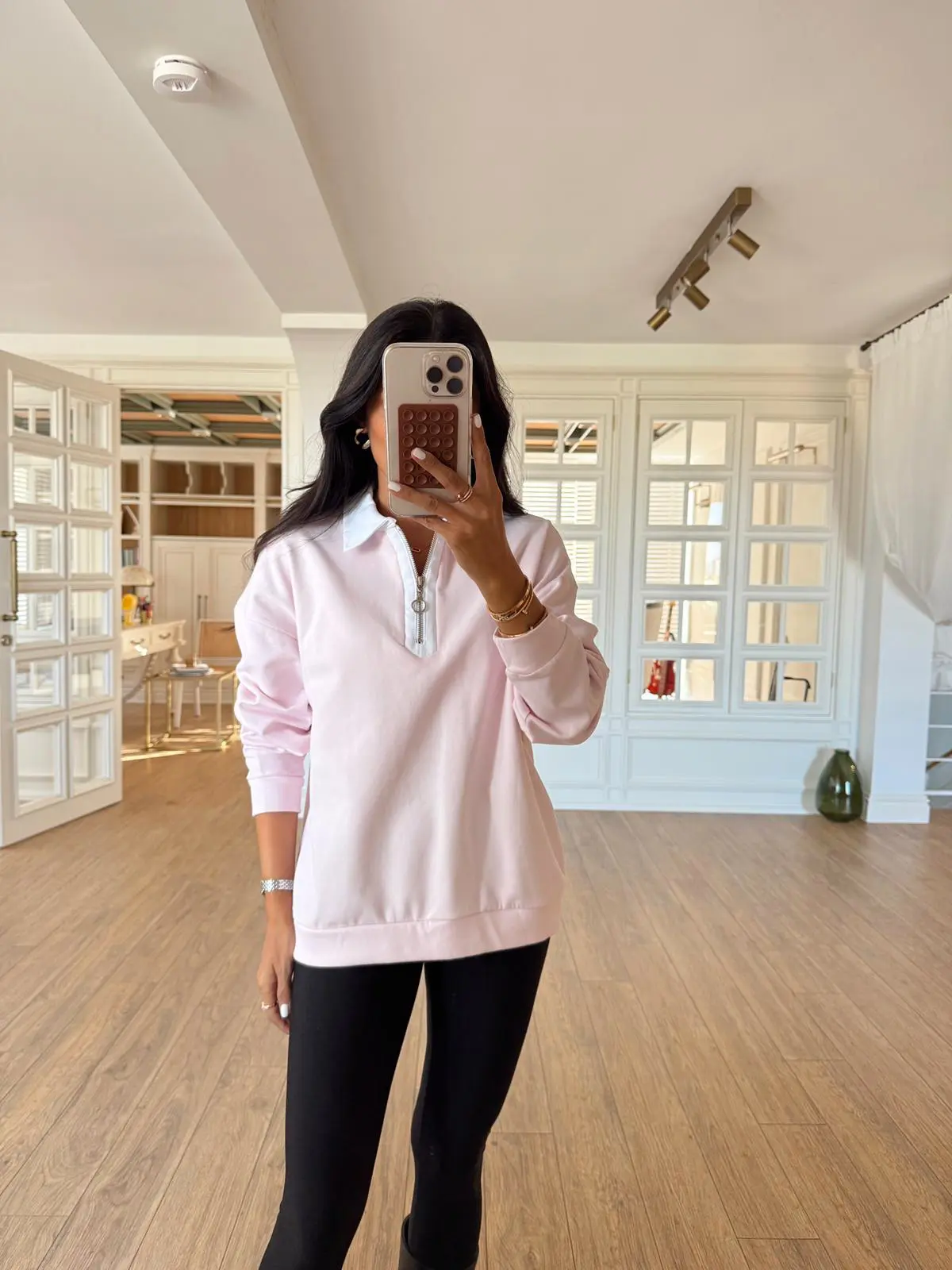 Noatic Beyaz Yaka Detaylı Yarım Fermuarlı Sweatshirt