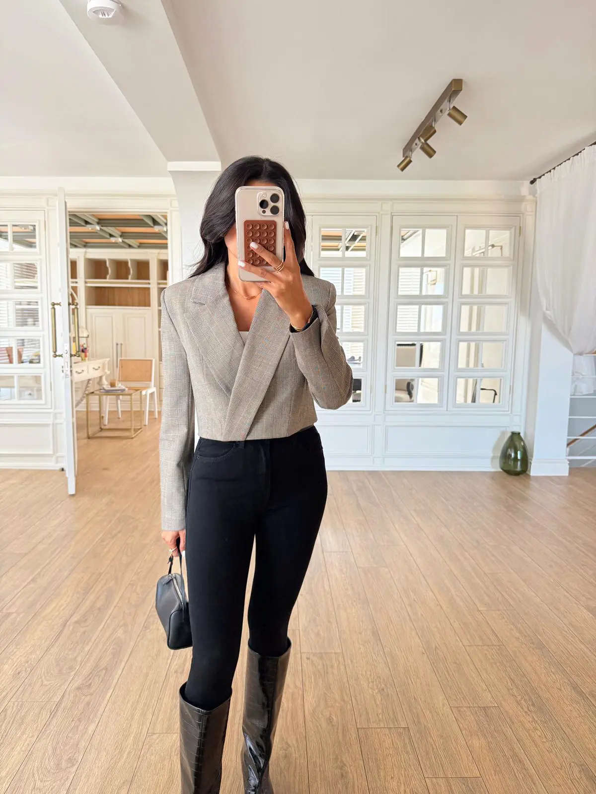 Blash Tek Düğme Detaylı Ekoseli Crop Ceket