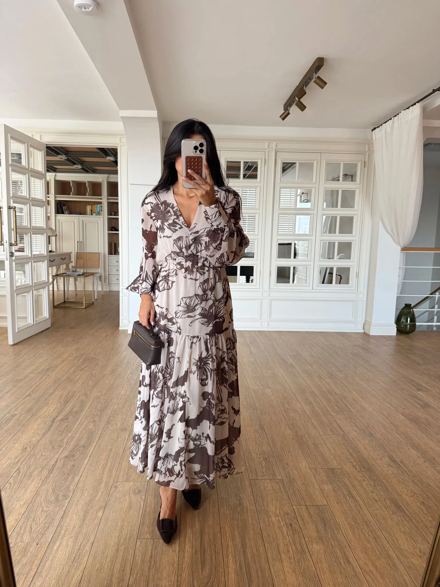 Merlin Desenli V Yaka Beli Lastikli Şifon Elbise