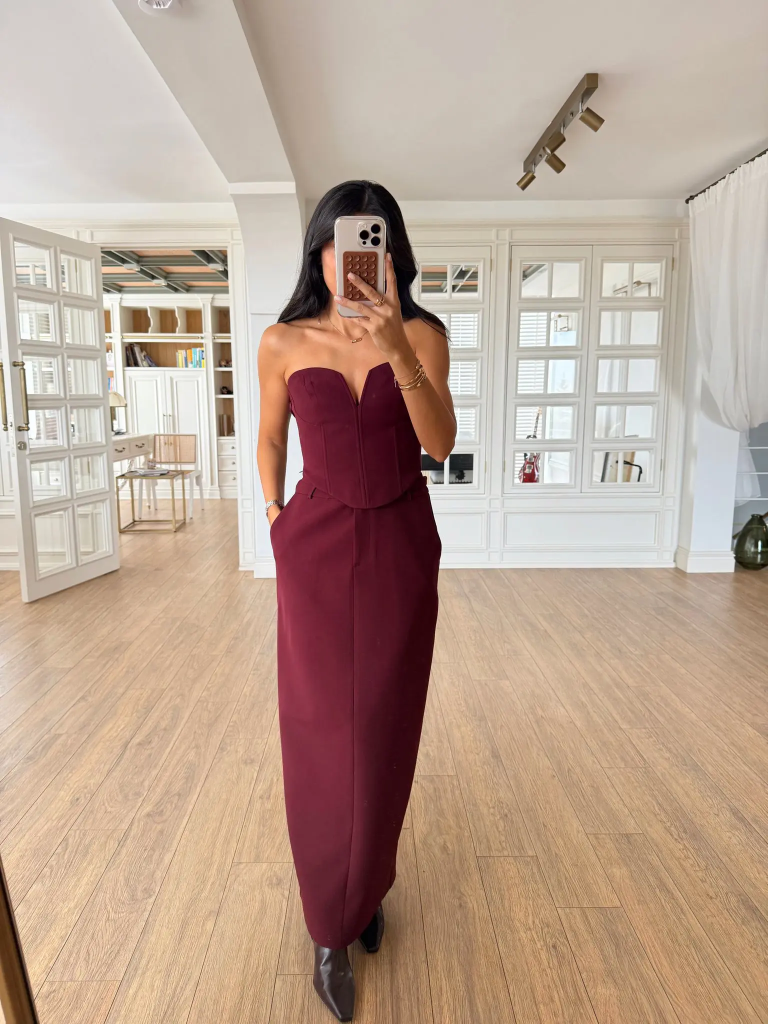 Ostavia Arka Yırtmaçlı Etek-Büstiyer Takım