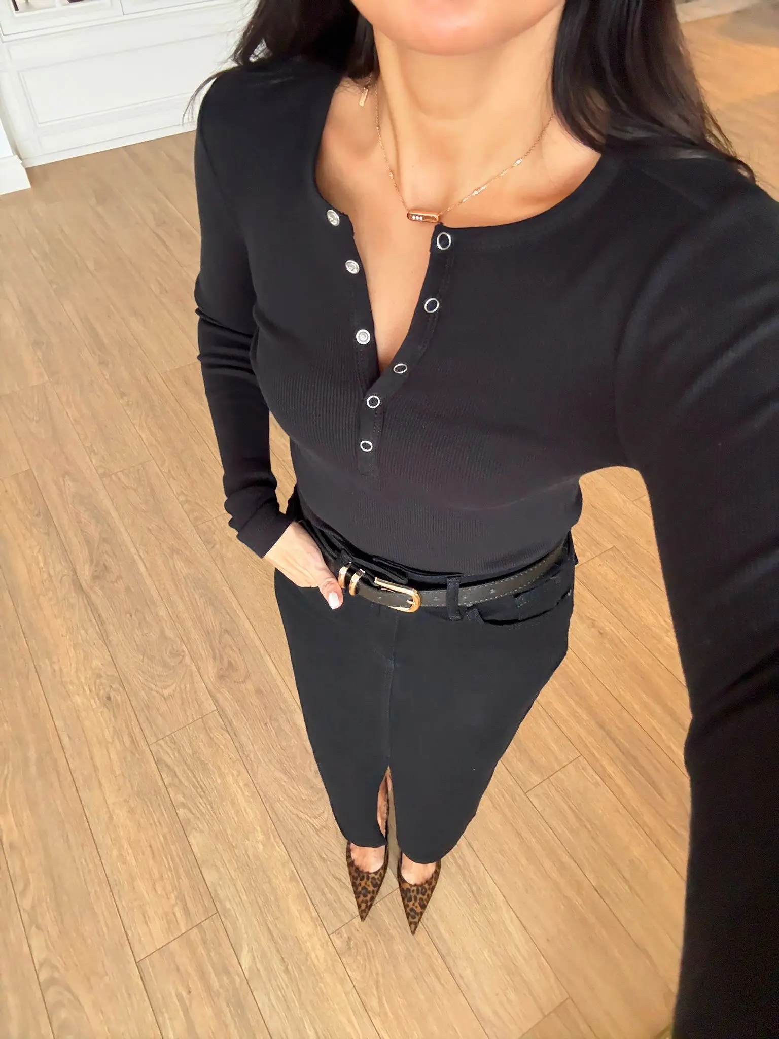 Geniş Yaka Çıt Çıtlı Body