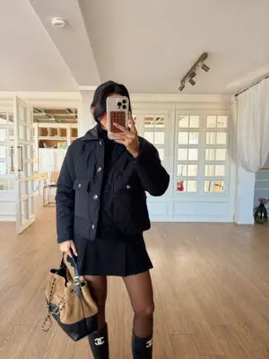 Yakası Deri Siyah Düğmeli Kapitone Mont