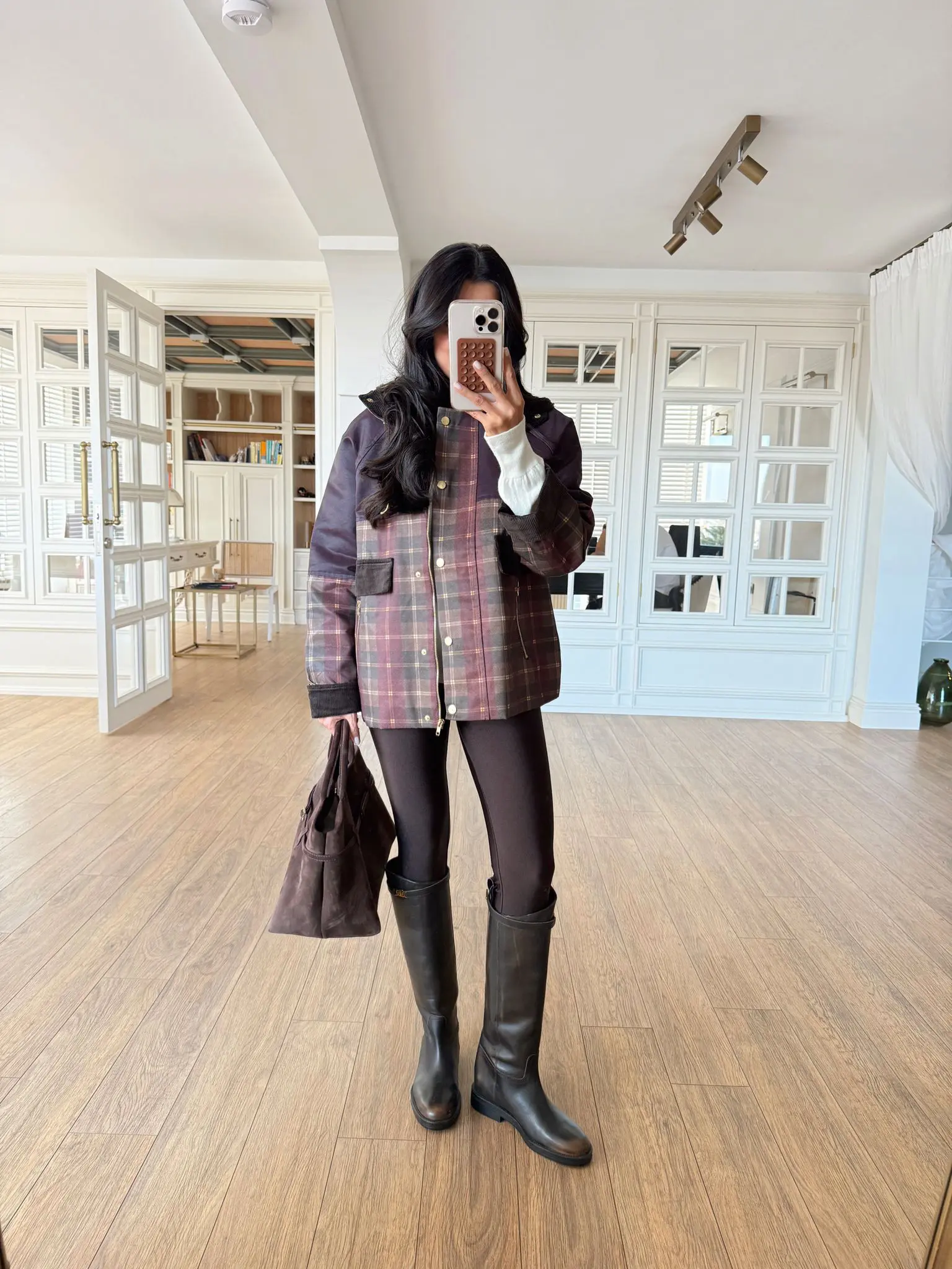 April Kadife Yaka Detaylı Ekoseli Mont