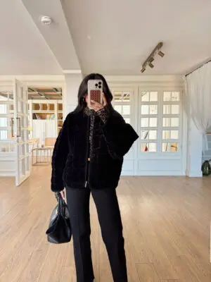 Siyah Kare Dikişli Kadife Mont