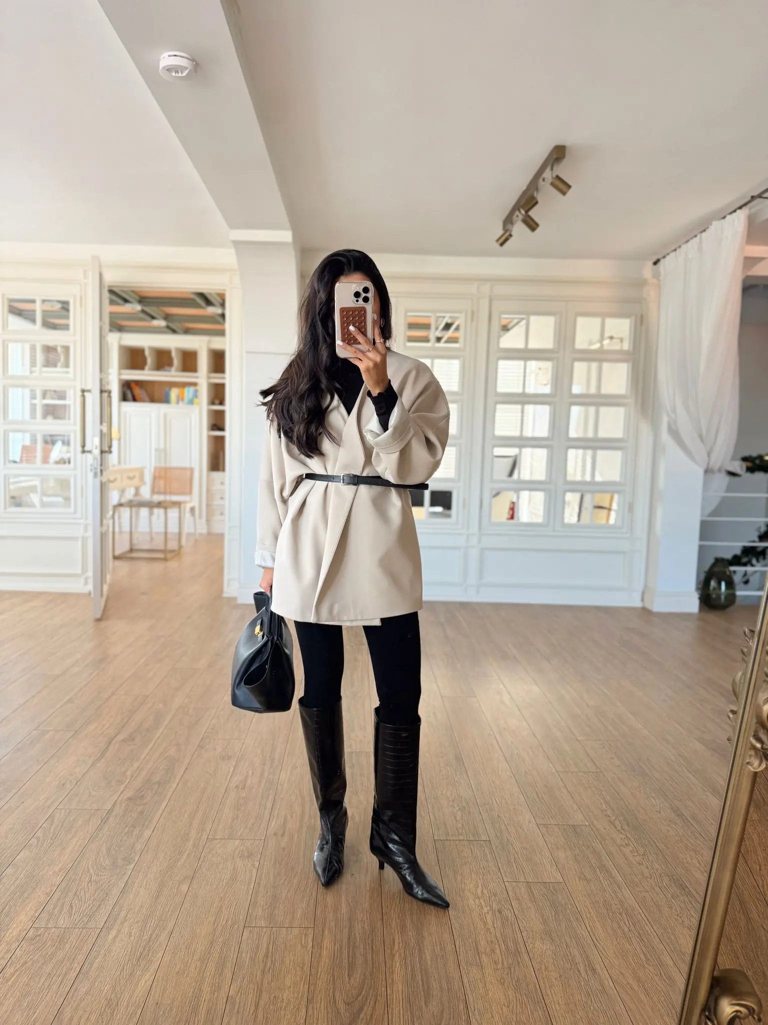 Orivella Deri Kemer Detaylı Yarasa Kol Ceket