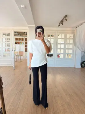 Oval Kol Kesim Detaylı Asimetrik Bluz