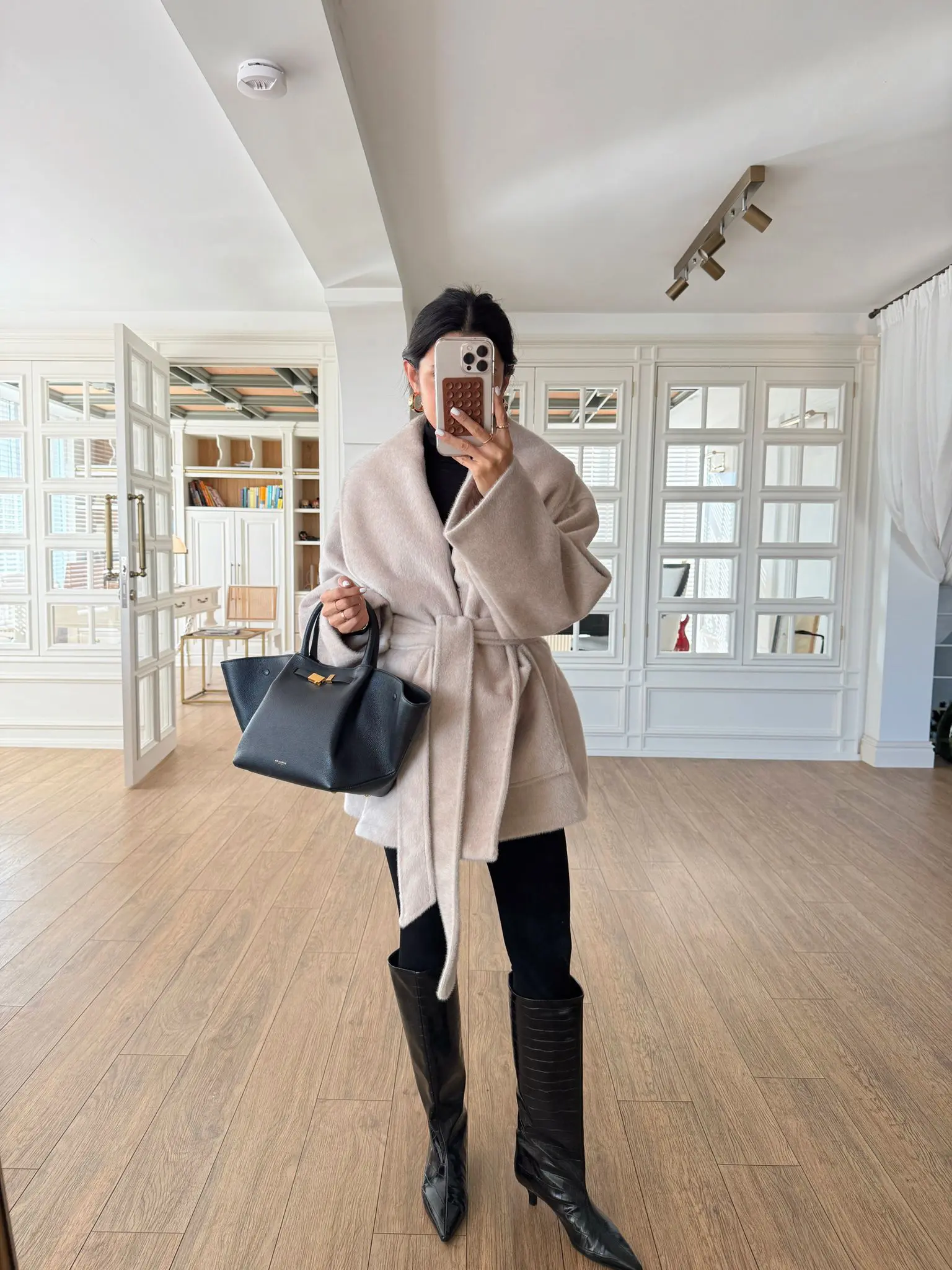 Adelina Çift Cepli Kuşaklı Tüylü Kaşe Kaban