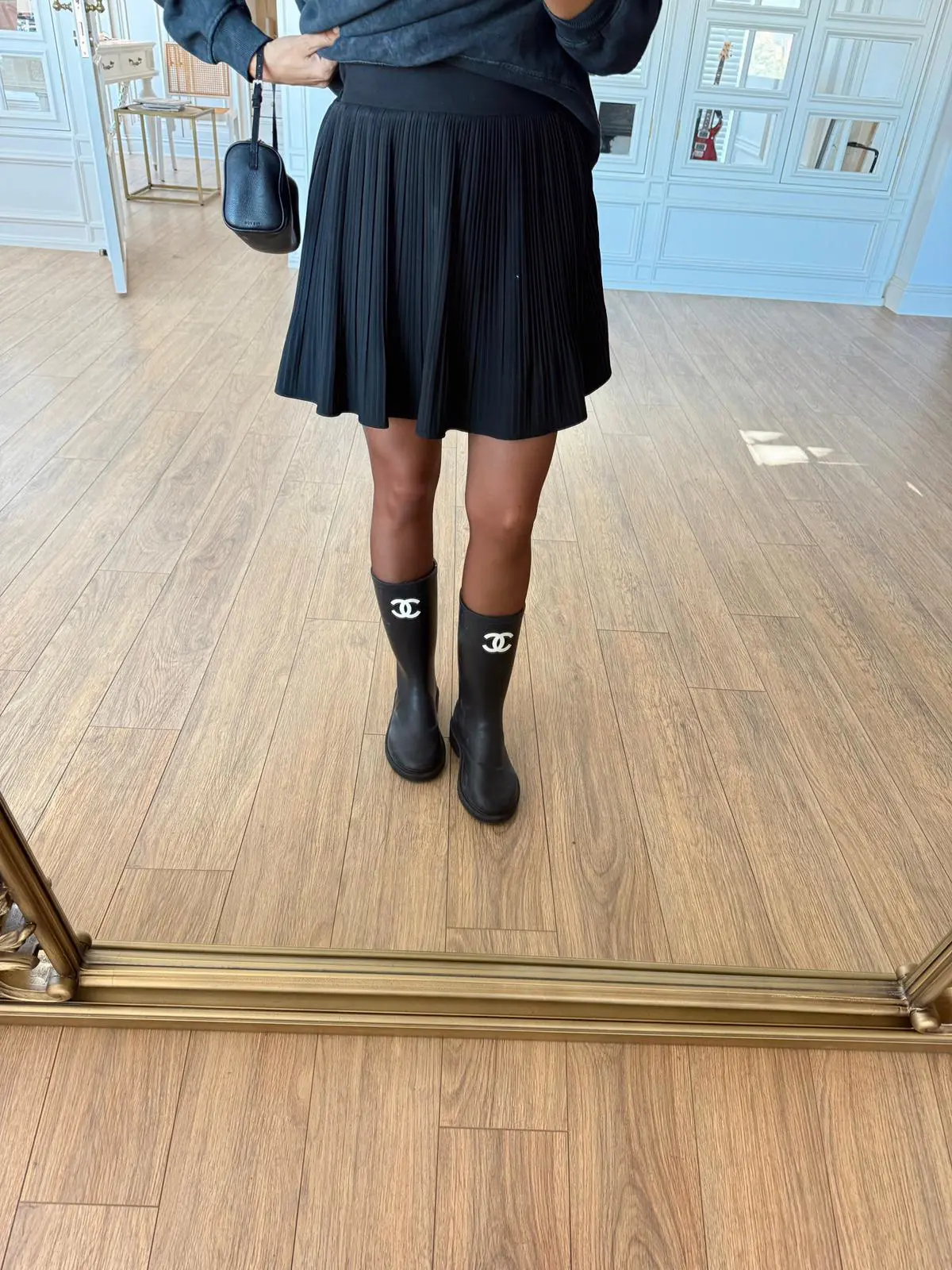 Emoly Astarlı Şortlu Piliseli Mini Etek