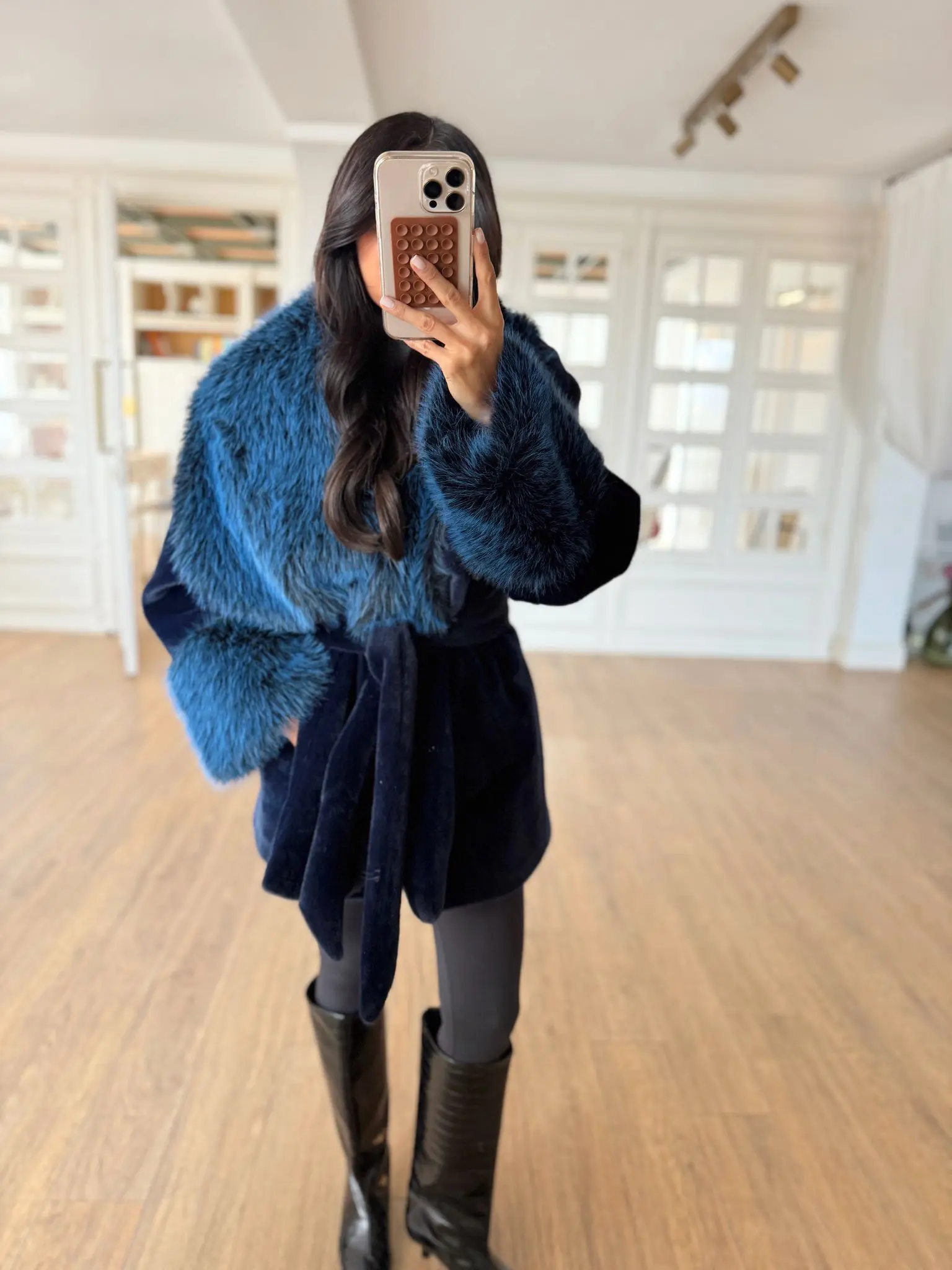 Ovana Yaka Kol Kürk Detaylı Kırçıllı Kaban