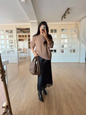 Bianca Siyah Etek Ucu Dantelli Saten Midi Boy Kalem Etek