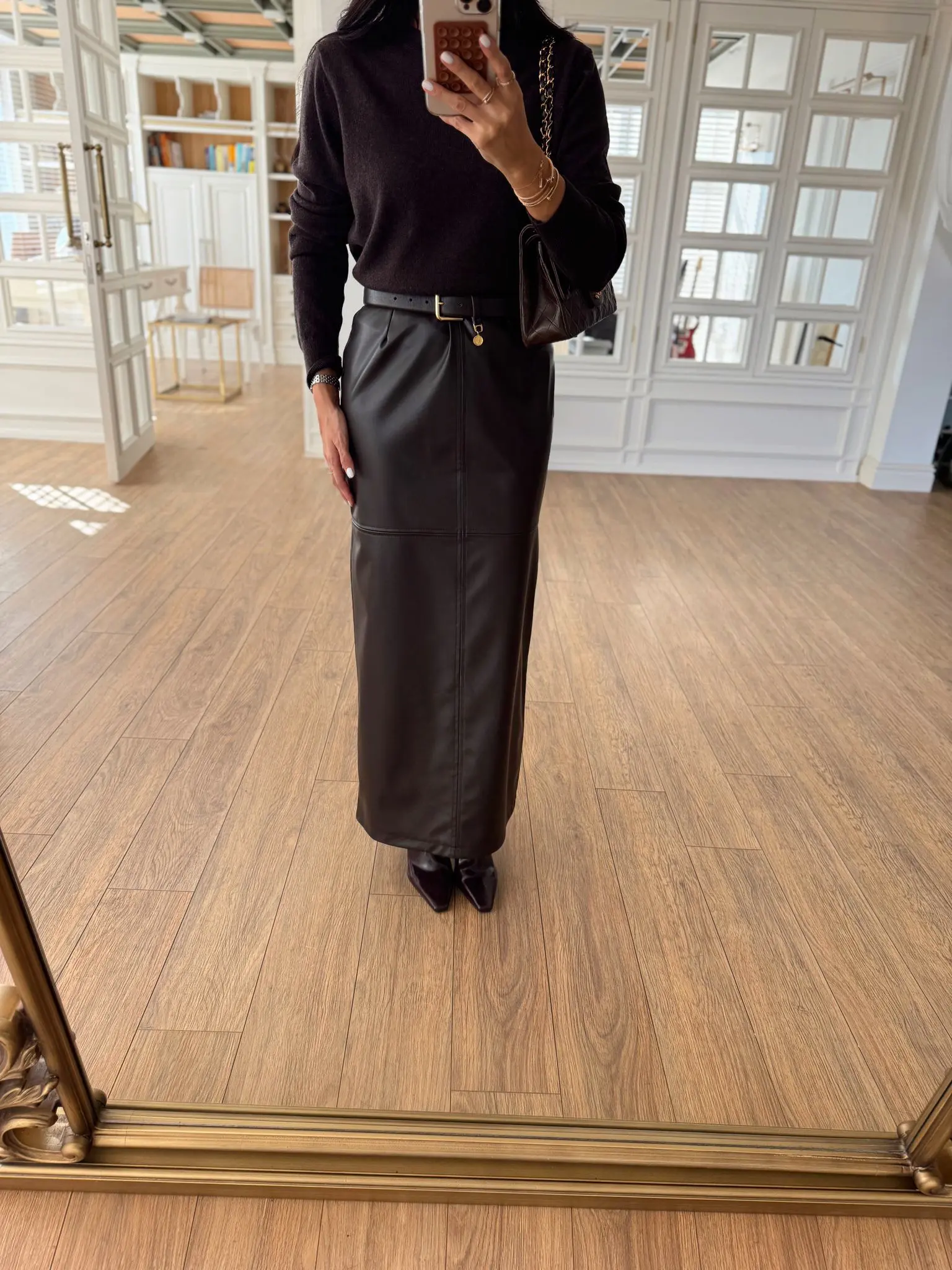 Vensy Arka Yırtmaç Detaylı Maxi Boy Deri Etek