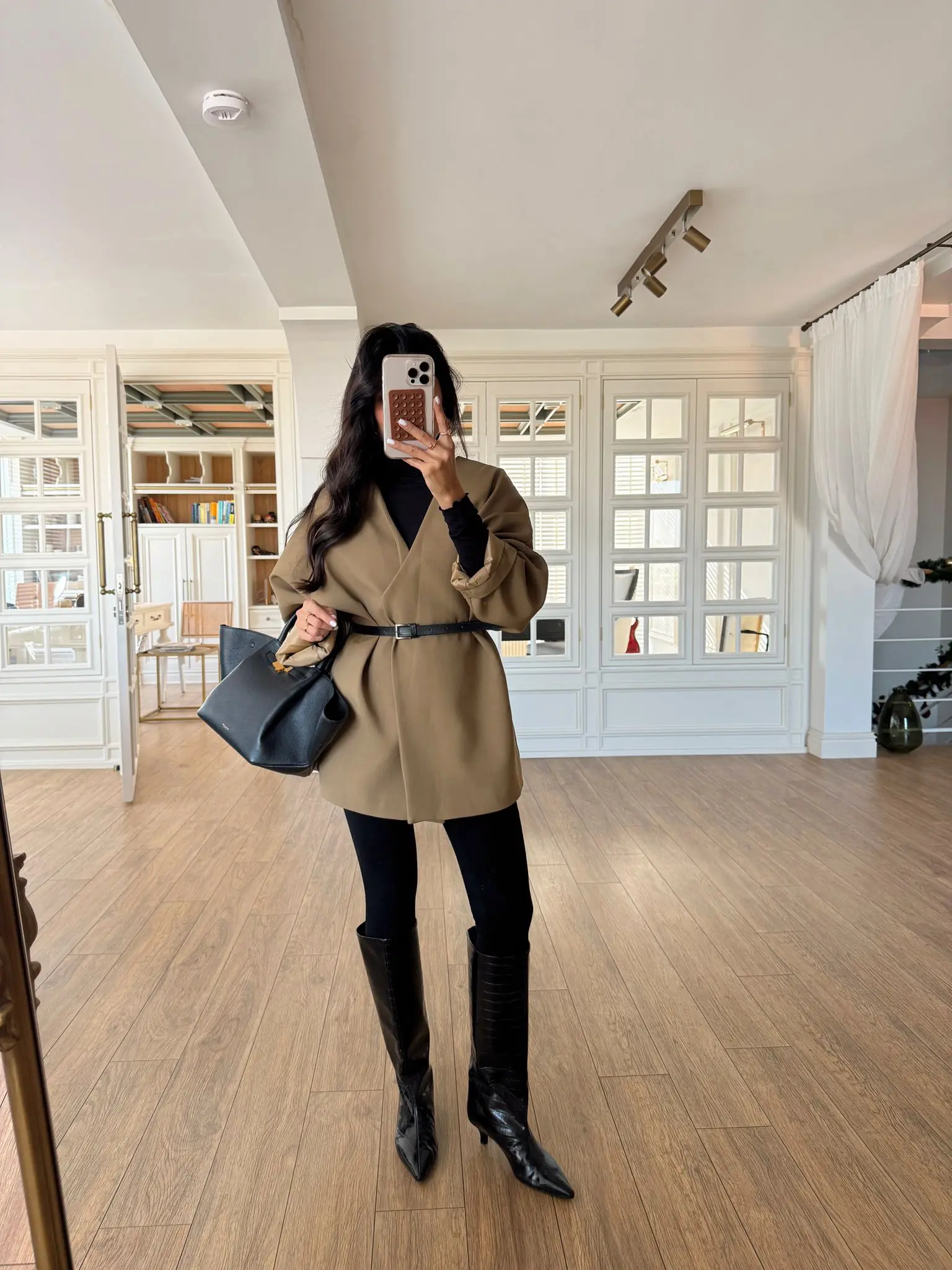 Orivella Deri Kemer Detaylı Yarasa Kol Ceket