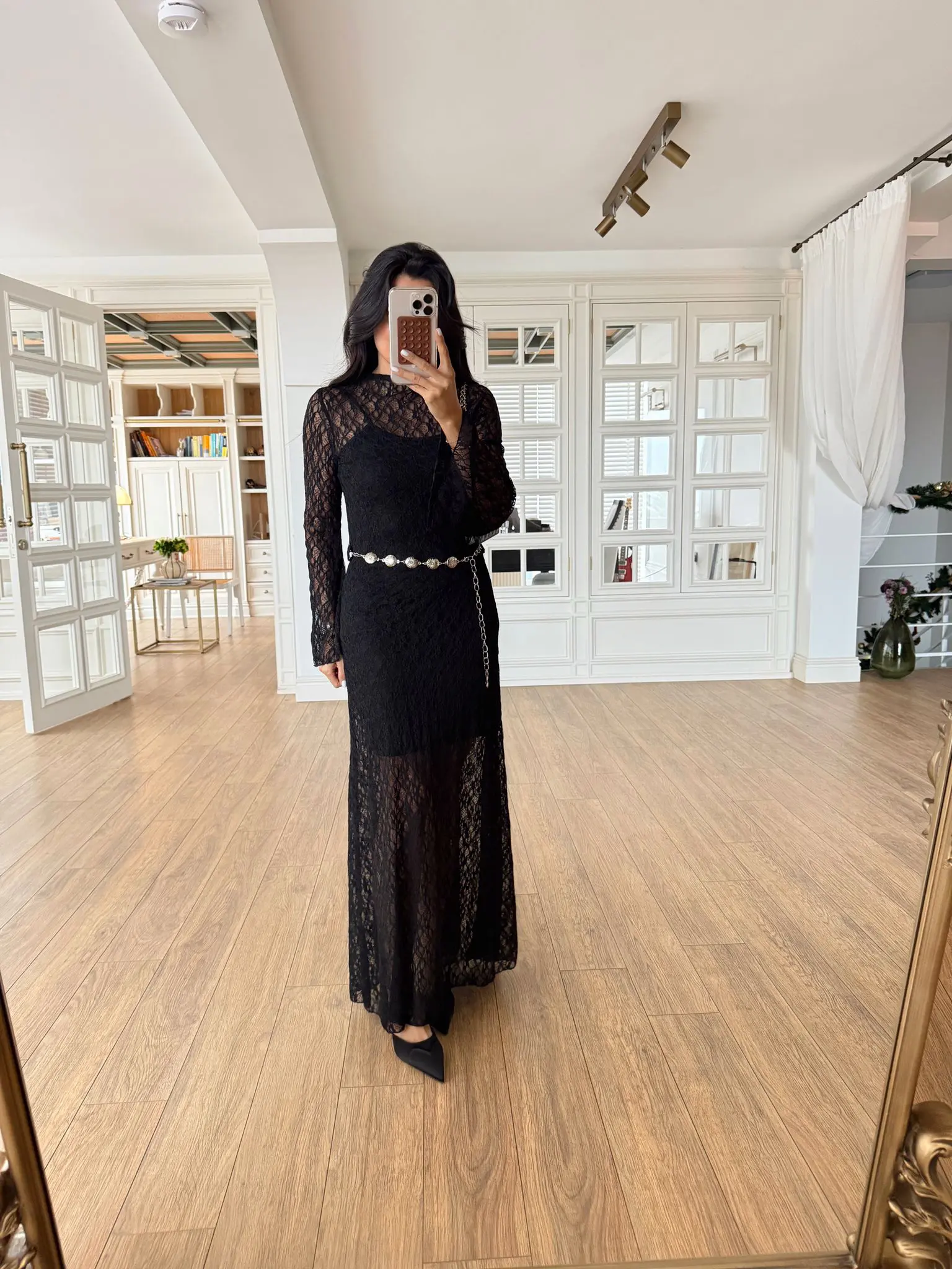 Scoth Transparan Dantelli Mini Astarlı Zincir Kemerli Elbise