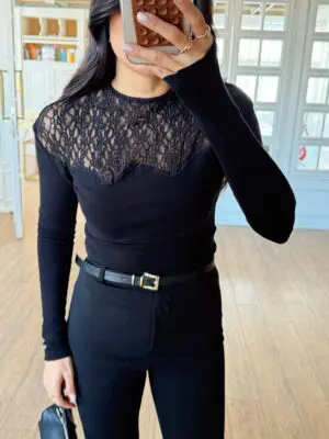 Onwegols Siyah Dik Yaka Arkası Düğmeli Dantelli Bluz