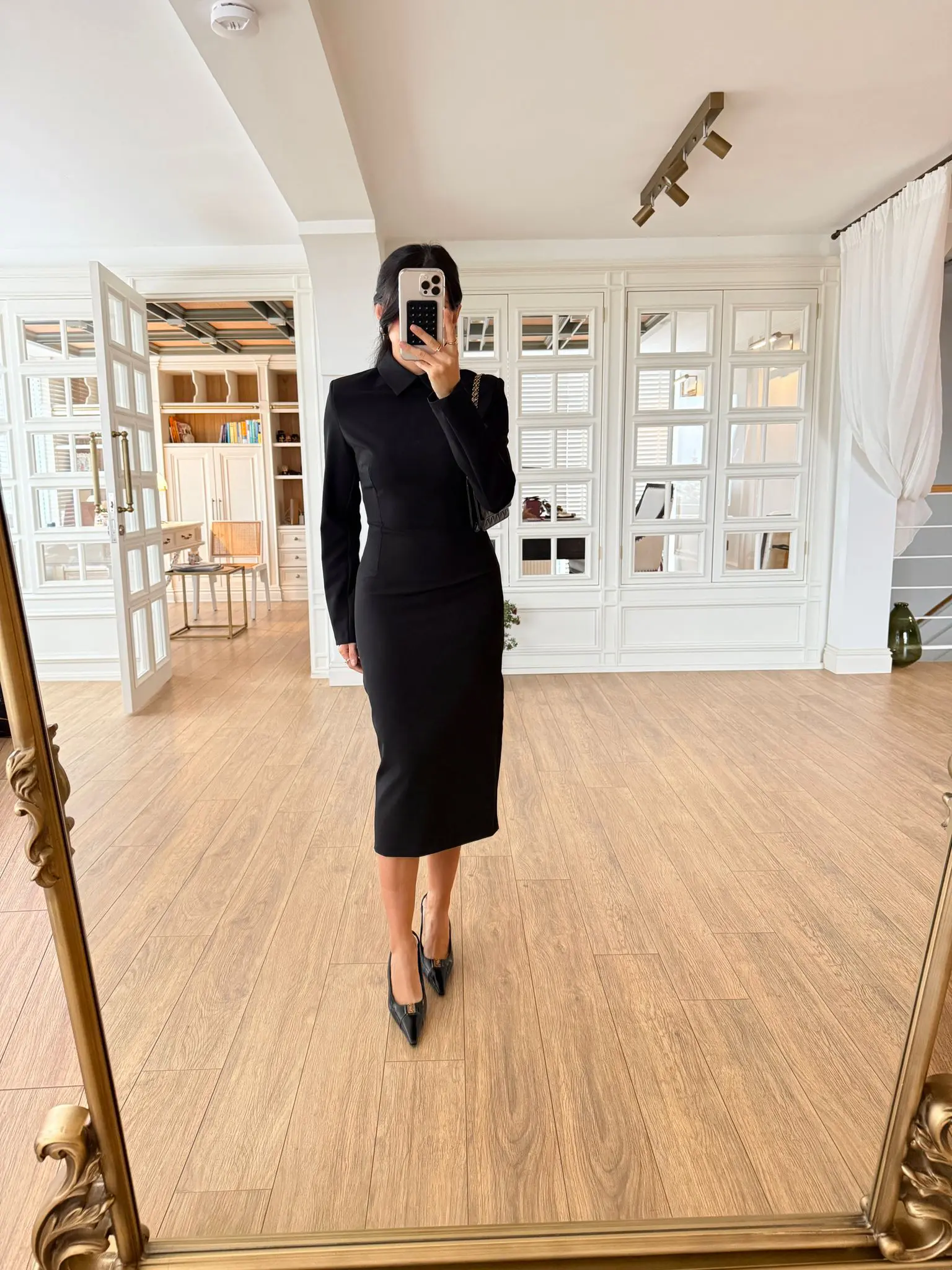 Sista Bebe Yaka Vatkalı Arka Yırtmaç Detaylı Elbise