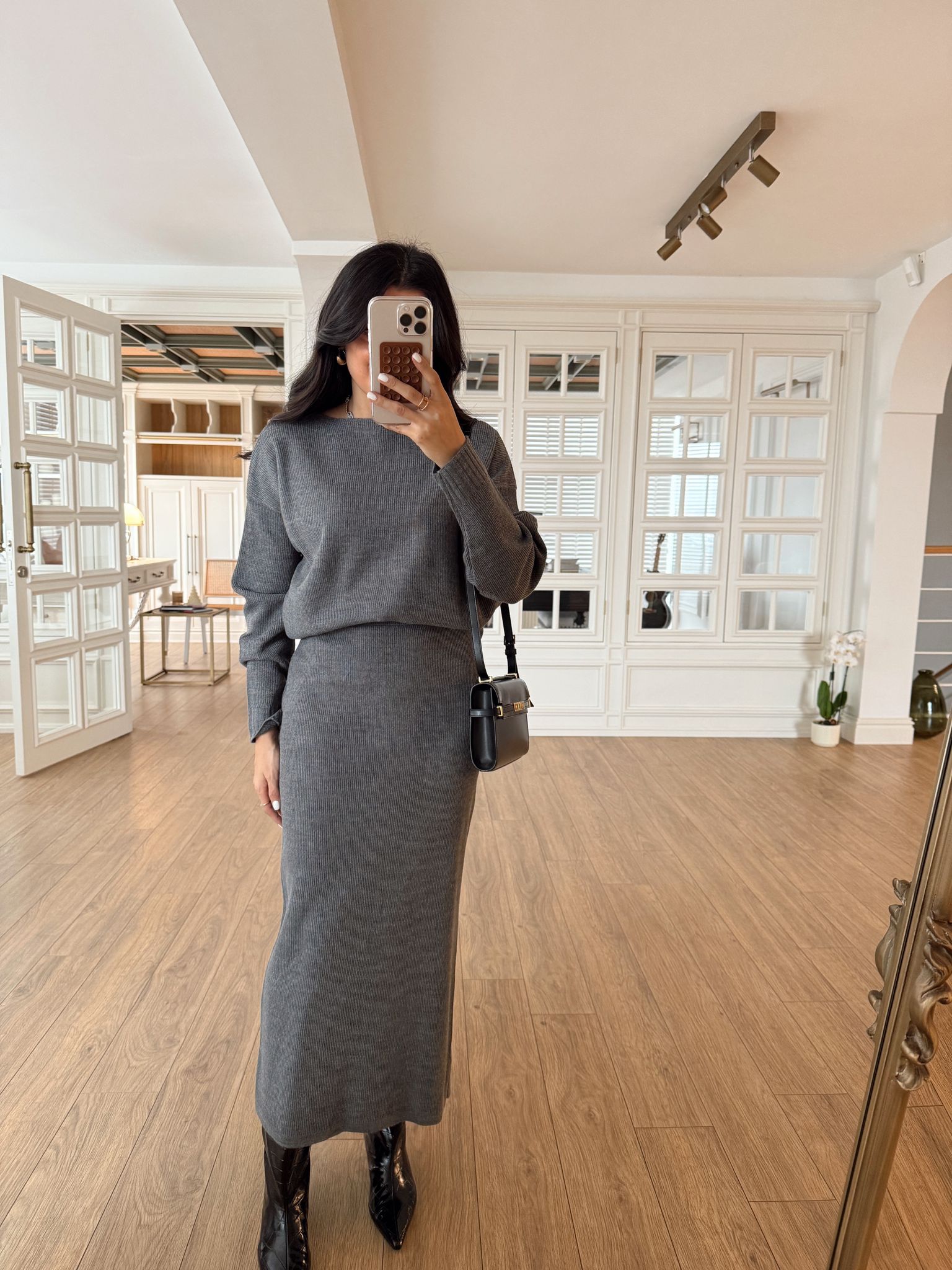 Milena Eteği Yırtmaçlı Kayık Yaka Triko Takım - Gri, Standart