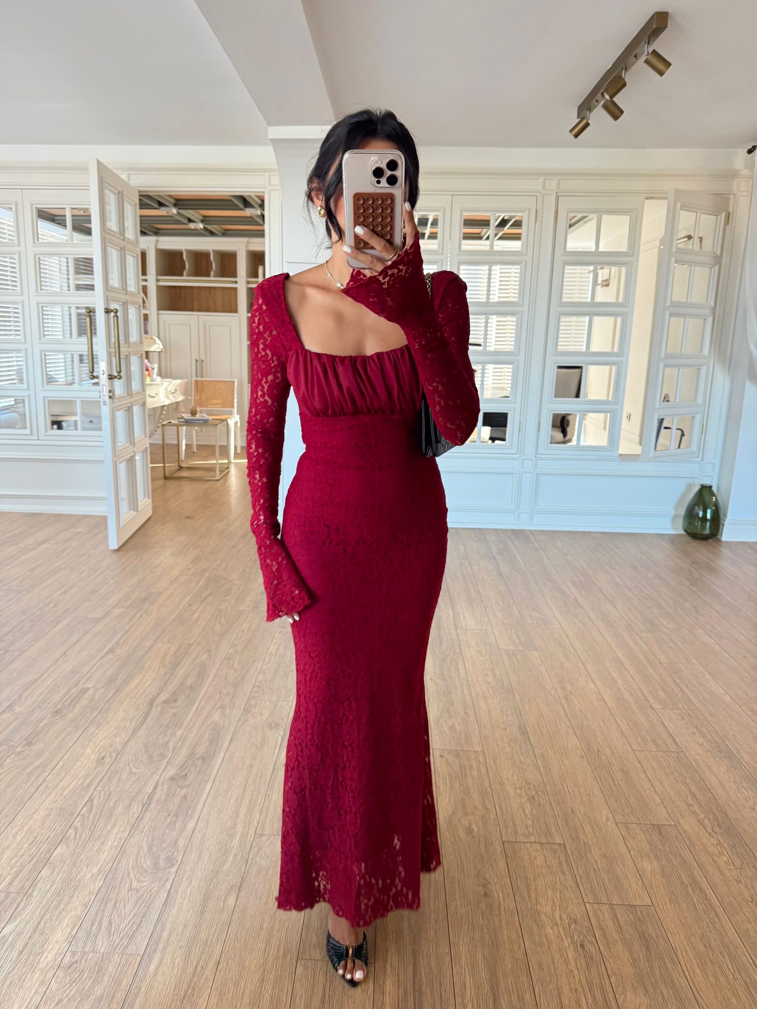 Helen Göğüs Tül Detaylı Dantel Elbise