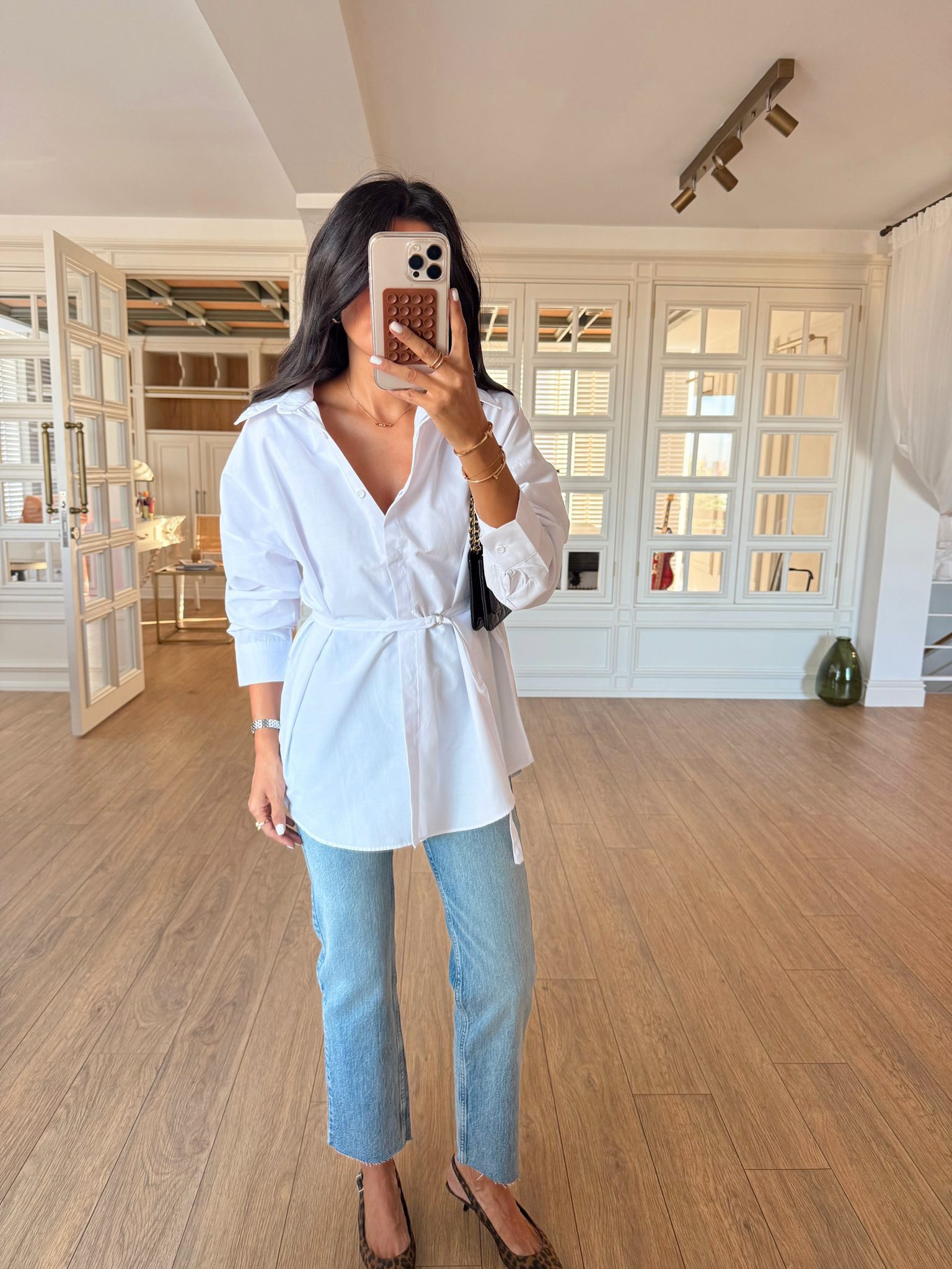 Opikso İnce Kemer Detaylı Gömlek