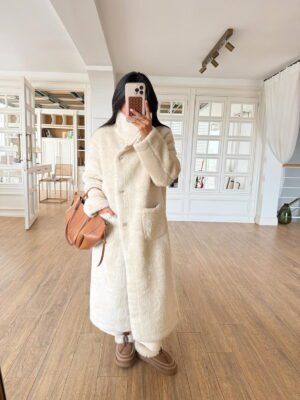 Wegas Ekru Düğme Detaylı Dik Yaka Maxi Boy Kürk