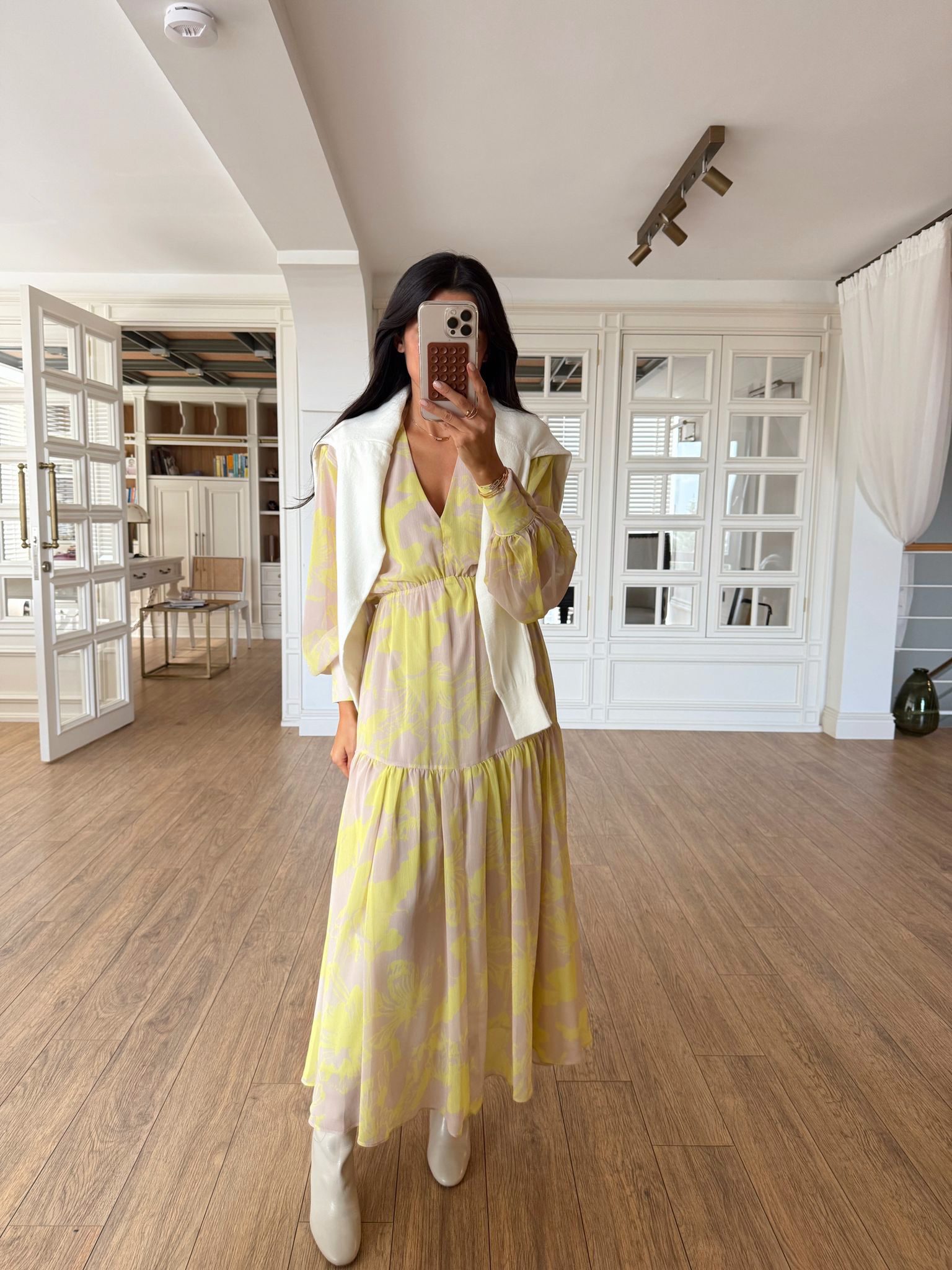 Merlin Desenli V Yaka Beli Lastikli Şifon Elbise