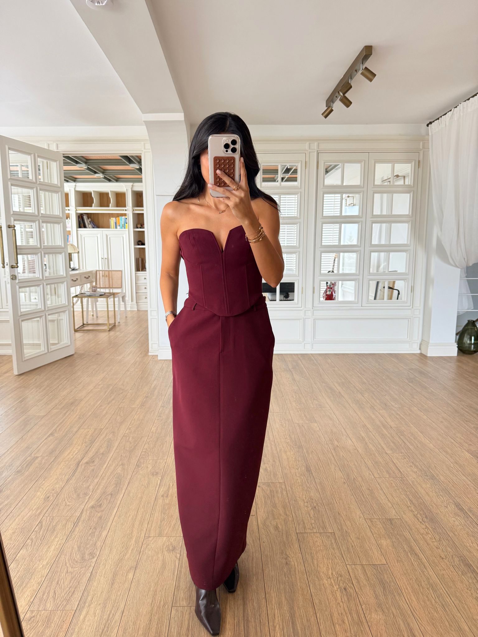 Ostavia Arka Yırtmaçlı Etek-Büstiyer Takım