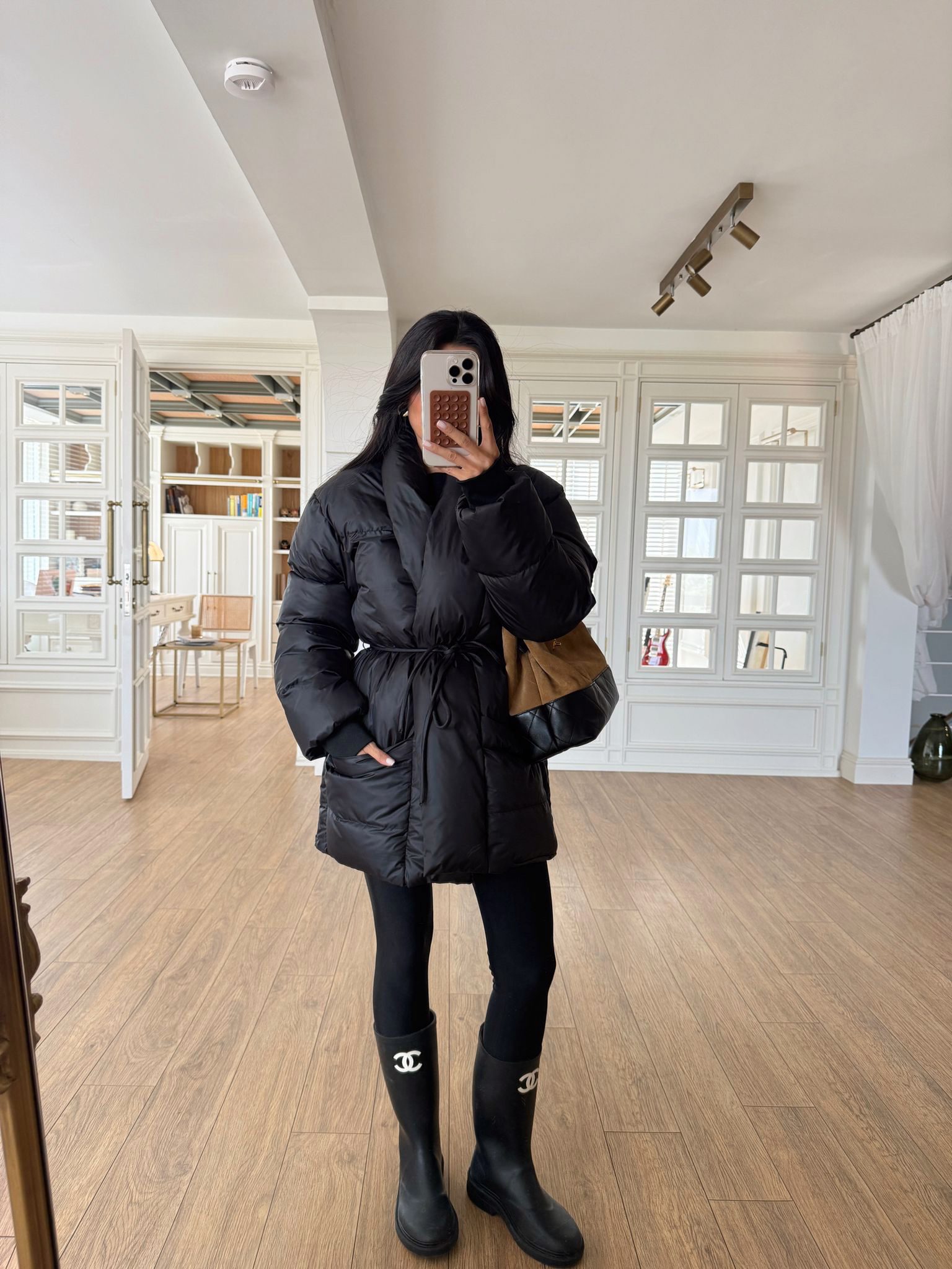 Çift Cepli İp Kuşak Detaylı Şişme Mont