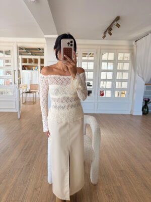 Kayık Yaka Dantel Bluz