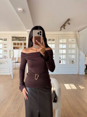 Bobs Bel Toka Aksesuarlı Kayık Yaka Bluz