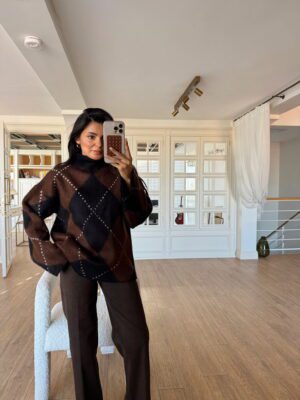 Dik Yaka Baklava Desen Triko