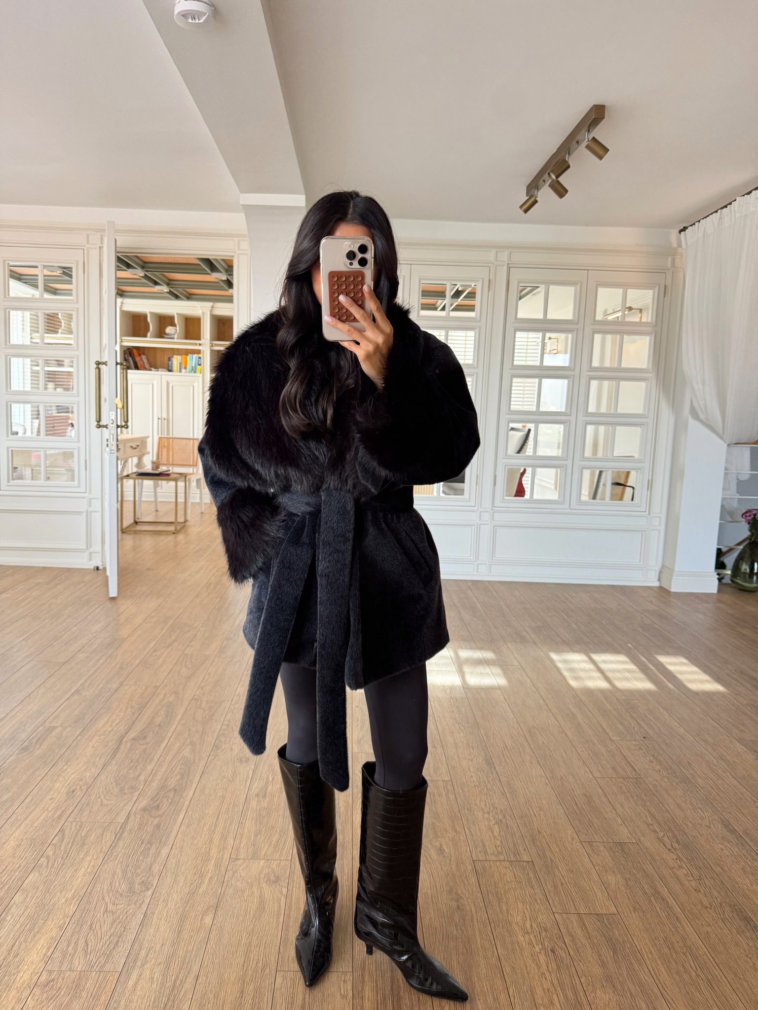 Ovana Yaka Kol Kürk Detaylı Kırçıllı Kaban