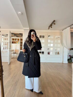 Killy Yakası Kürk Detaylı Kuşaklı Uzun Kapitone Mont