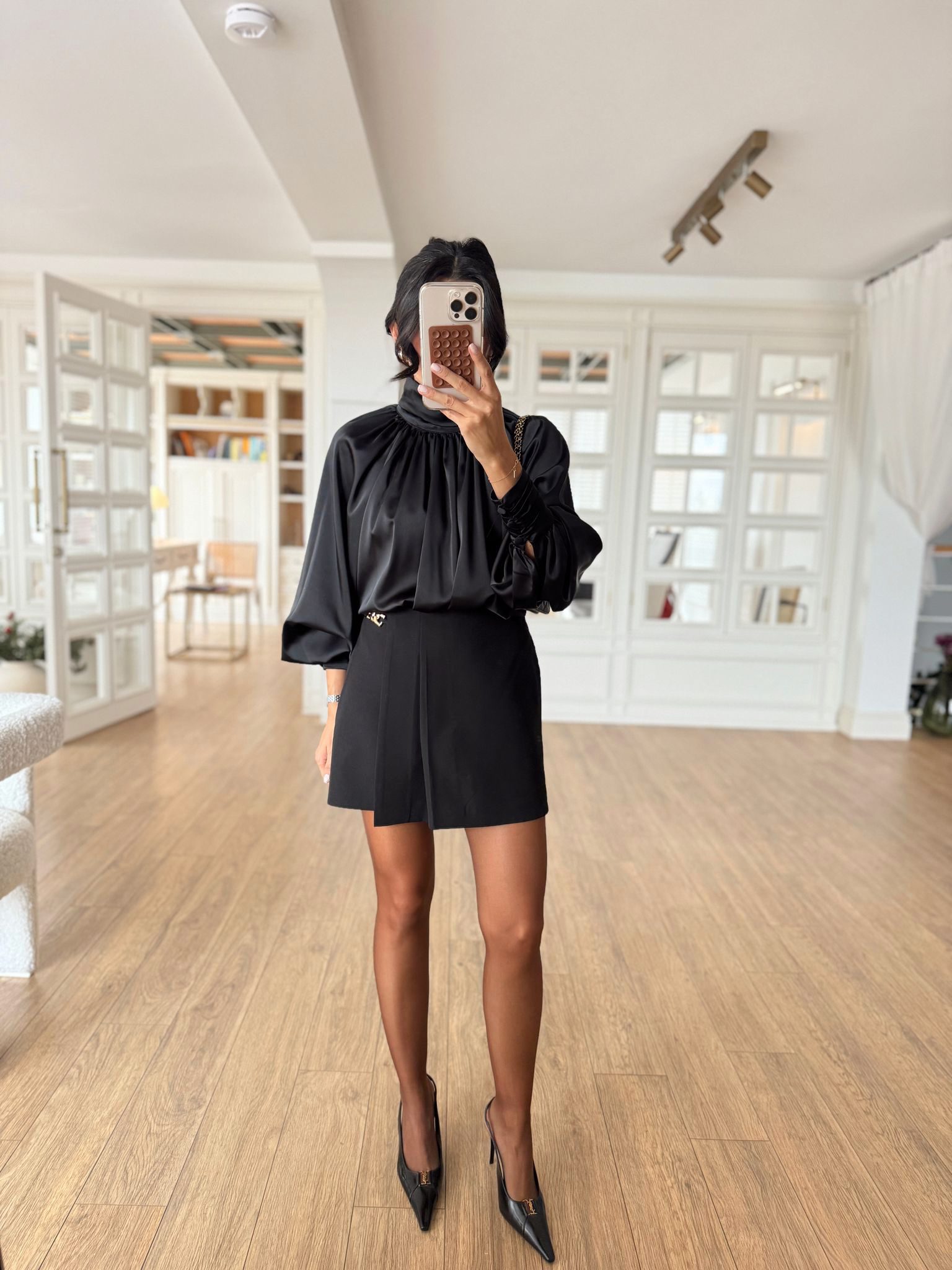 Turtle Boyun Kol Drape Detaylı Premium Saten Bluz