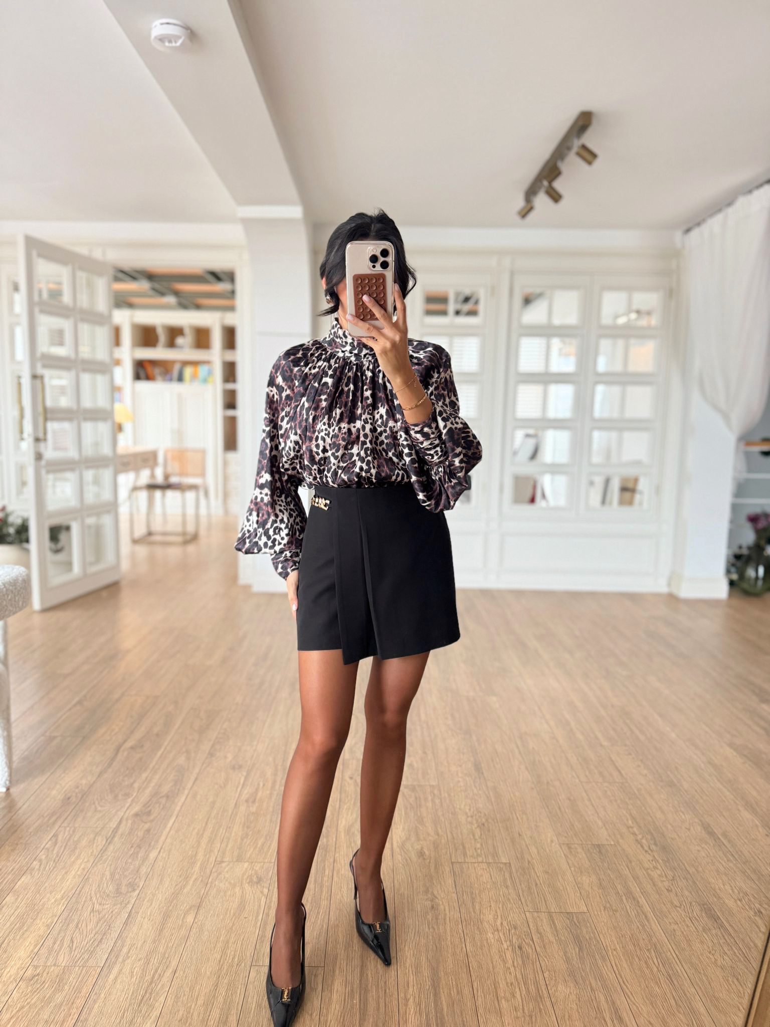 Turtle Boyun Kol Drape Detaylı Premium Saten Bluz