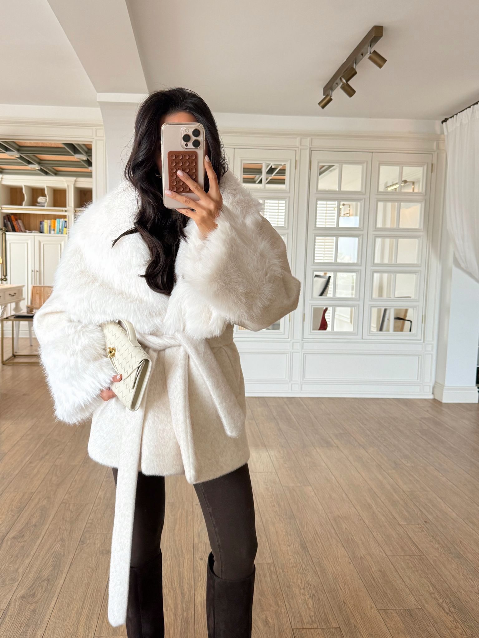 Ovana Yaka Kol Kürk Detaylı Kırçıllı Kaban