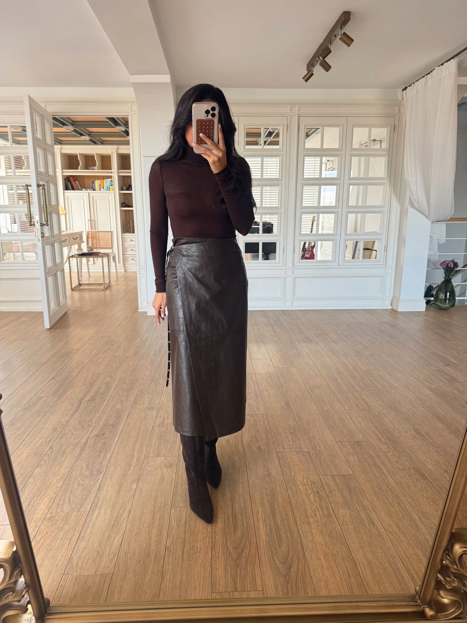 Siriuss Önden Kapaklı Süs Kemer Detaylı Deri Etek